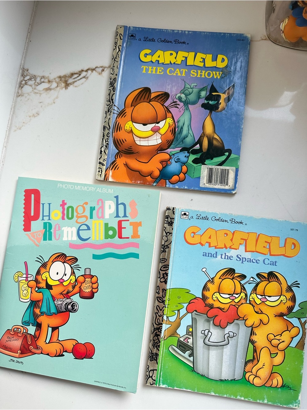 Garfield 1988 books and photo Album vintage